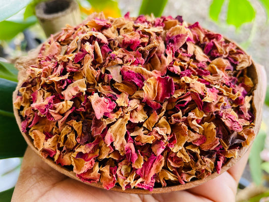 Red rose petals
